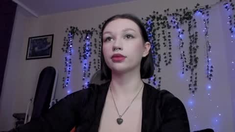 Snapshot of emmy_m00n chatting on December 3, 4:20 am Emily Johny online show from December 3, 4:20 am