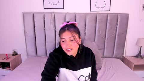 Emily  Laila  online show from January 7, 12:09 pm