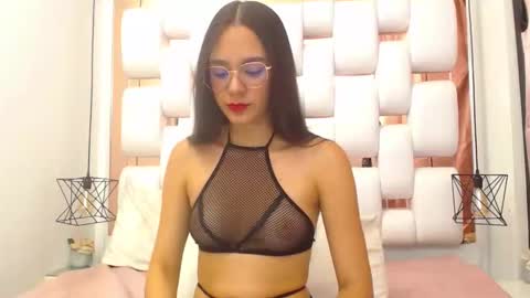 Snapshot of emmycruzz chatting on September 8, 7:35 pm emmy online show from September 8, 7:35 pm