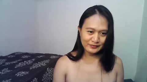 Snapshot of emoterah123smile chatting on February 3, 7:51 am Emotera online show from February 3, 7:51 am