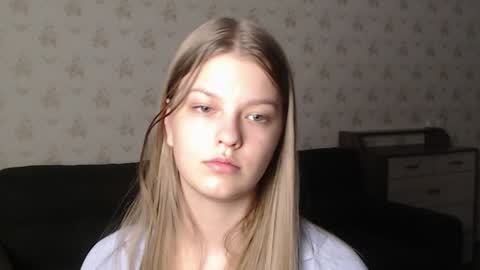 Snapshot of emysway chatting on December 22, 9:09 pm EmySway online show from December 22, 9:09 pm