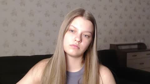 Snapshot of emysway chatting on February 23, 9:05 pm EmySway online show from February 23, 9:05 pm
