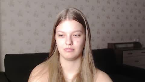 Snapshot of emysway chatting on February 12, 8:27 am EmySway online show from February 12, 8:27 am