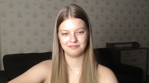 Snapshot of emysway chatting on December 27, 4:54 pm EmySway online show from December 27, 4:54 pm