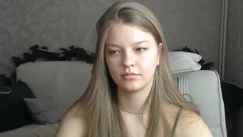 Snapshot of emysway chatting on January 30, 4:48 am EmySway online show from January 30, 4:48 am