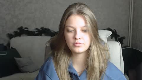 Snapshot of emysway chatting on January 30, 1:33 am EmySway online show from January 30, 1:33 am