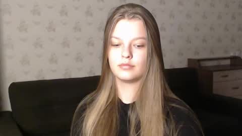 Snapshot of emysway chatting on March 12, 5:49 pm EmySway online show from March 12, 5:49 pm