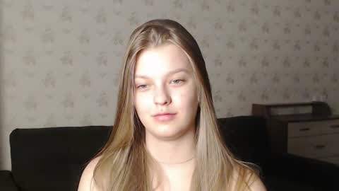 Snapshot of emysway chatting on February 9, 10:32 pm EmySway online show from February 9, 10:32 pm