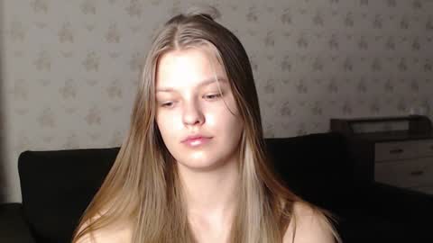 Snapshot of emysway chatting on December 6, 10:02 pm EmySway online show from December 6, 10:02 pm
