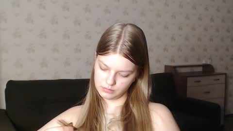 Snapshot of emysway chatting on February 10, 1:33 pm EmySway online show from February 10, 1:33 pm