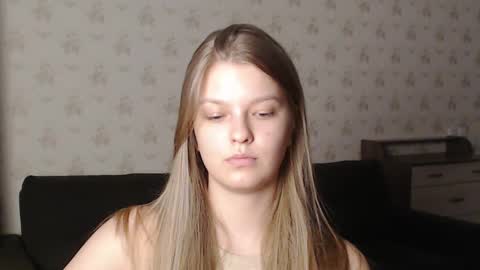 Snapshot of emysway chatting on February 11, 12:36 pm EmySway online show from February 11, 12:36 pm