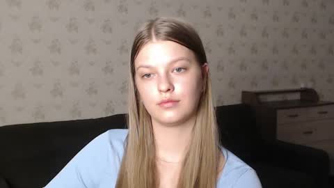 Snapshot of emysway chatting on March 11, 8:20 pm EmySway online show from March 11, 8:20 pm
