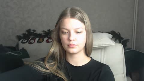 Snapshot of emysway chatting on January 7, 6:03 pm EmySway online show from January 7, 6:03 pm