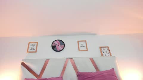 Snapshot of engelstone_ chatting on February 5, 5:53 pm E N G E L online show from February 5, 5:53 pm