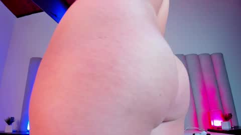 Snapshot of engelstone_ chatting on February 12, 10:26 pm E N G E L online show from February 12, 10:26 pm