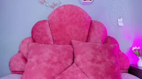 Snapshot of engelstone_ chatting on March 6, 7:21 pm E N G E L online show from March 6, 7:21 pm
