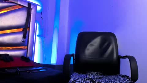 Enzo Pratt online show from February 25, 6:03 am