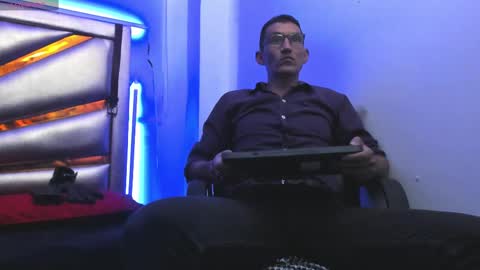 Enzo Pratt online show from February 26, 3:57 am