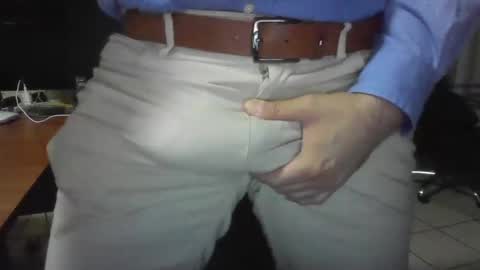 Snapshot of erik1781 chatting on December 15, 2:30 am erik1781 online show from December 15, 2:30 am