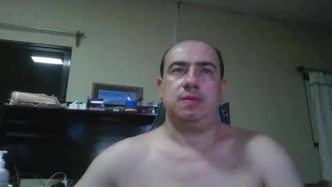 Snapshot of erik1781 chatting on December 22, 6:17 am erik1781 online show from December 22, 6:17 am