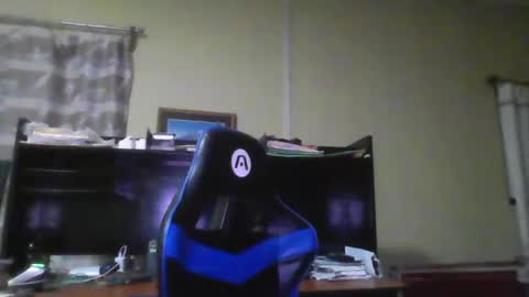 Snapshot of erik1781 chatting on January 25, 6:34 am erik1781 online show from January 25, 6:34 am