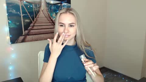 Snapshot of erikagavin chatting on January 9, 3:44 pm Erika online show from January 9, 3:44 pm