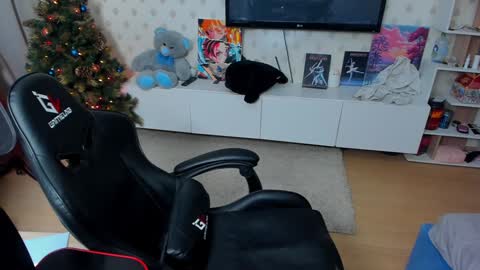 Max online show from January 10, 1:21 am