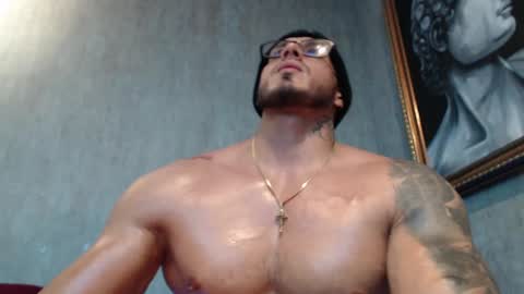 Snapshot of erossteel chatting on January 10, 1:21 am erossteel online show from January 10, 1:21 am