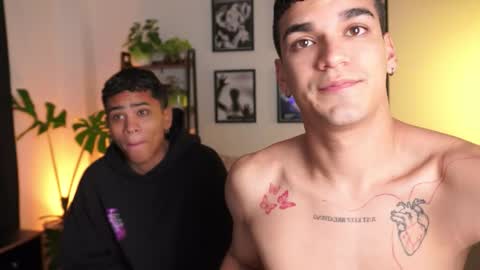 Snapshot of eroswild_ chatting on September 16, 5:43 am Eros Wild online show from September 16, 5:43 am