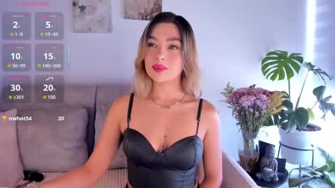 Snapshot of estercollins_ chatting on September 13, 7:38 pm Is secret online show from September 13, 7:38 pm