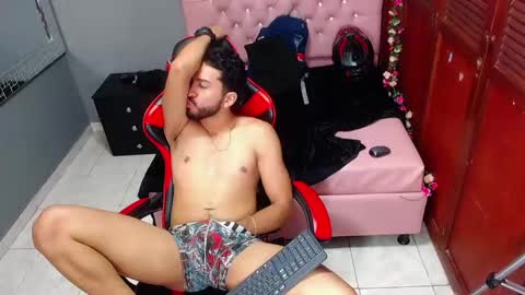 Snapshot of ethanmontana chatting on September 20, 9:40 pm Ethan for u online show from September 20, 9:40 pm