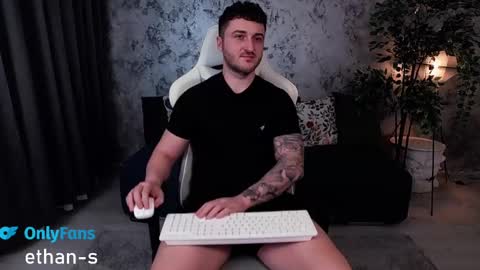 Snapshot of ethannns chatting on December 11, 4:49 am ethannns online show from December 11, 4:49 am