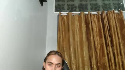 YELLA online show from February 10, 4:14 pm