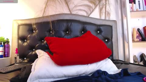 Eva Notty  online show from February 25, 6:01 pm