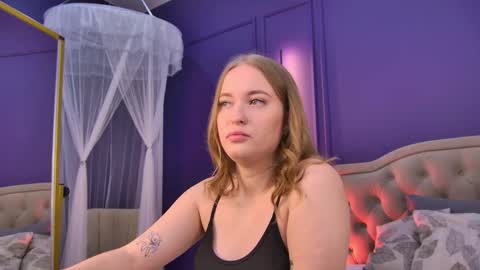 Snapshot of evahariss1 chatting on September 13, 7:22 am evahariss1 online show from September 13, 7:22 am