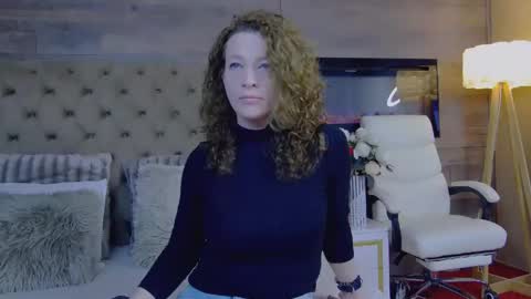 Snapshot of evehamilton chatting on January 23, 7:40 pm EveHamilton online show from January 23, 7:40 pm