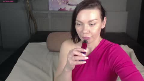 EveLibston online show from February 4, 9:28 am
