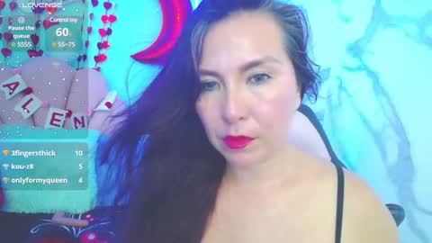 Snapshot of evelyn_mature19 chatting on February 15, 10:10 pm Juliana online show from February 15, 10:10 pm