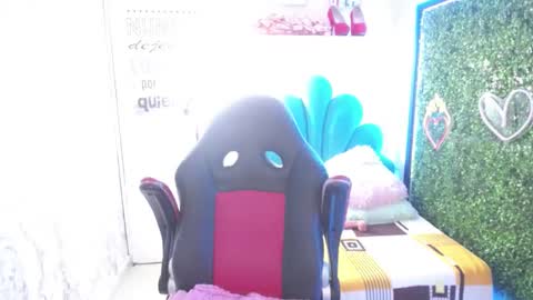 Snapshot of evelyn_mature19 chatting on March 7, 10:32 pm Juliana online show from March 7, 10:32 pm