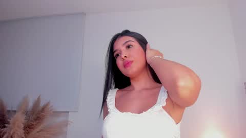 Snapshot of evelyn_montoya chatting on January 23, 3:05 am Evelyn online show from January 23, 3:05 am