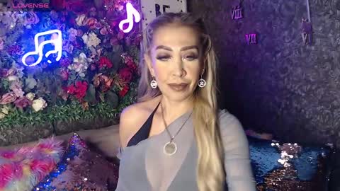 EvelynaGrey online show from February 1, 3:30 am