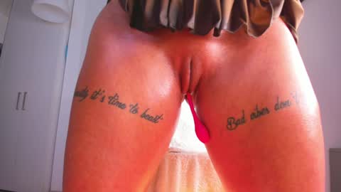 Snapshot of eves_bodyxxx chatting on January 31, 9:48 am Sensation Body online show from January 31, 9:48 am