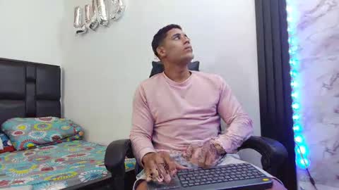luis online show from January 11, 6:23 pm