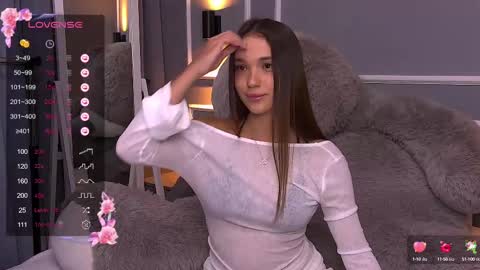 Evie online show from February 19, 6:43 pm