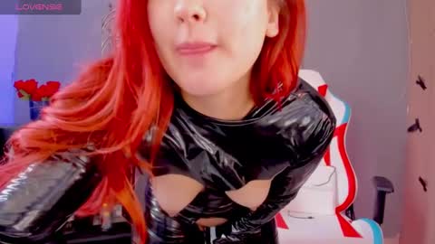 Snapshot of evva_foxxy chatting on March 10, 3:20 pm evva_foxxy online show from March 10, 3:20 pm