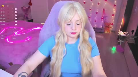 Snapshot of exhoneyangel chatting on March 1, 10:24 am Amy online show from March 1, 10:24 am