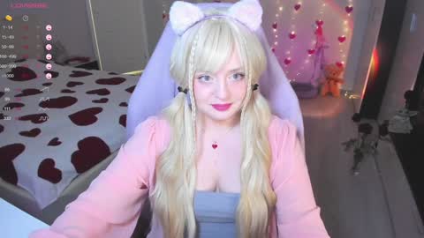 Snapshot of exhoneyangel chatting on February 4, 12:00 pm Amy online show from February 4, 12:00 pm
