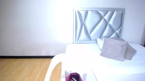 Snapshot of exotic_karmella chatting on February 10, 10:09 pm exotic_karmella online show from February 10, 10:09 pm