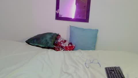 Snapshot of exotica_28 chatting on December 18, 12:10 am Extica online show from December 18, 12:10 am