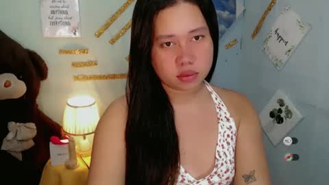 Snapshot of f3ckdollucy chatting on February 21, 7:23 am yanna online show from February 21, 7:23 am